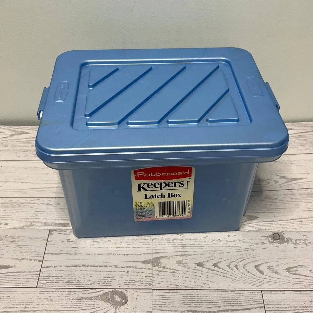 Rubbermaid Keepers Latch Box Blue Storage Container 3.7 Quart 9.5x7.5 in Clear